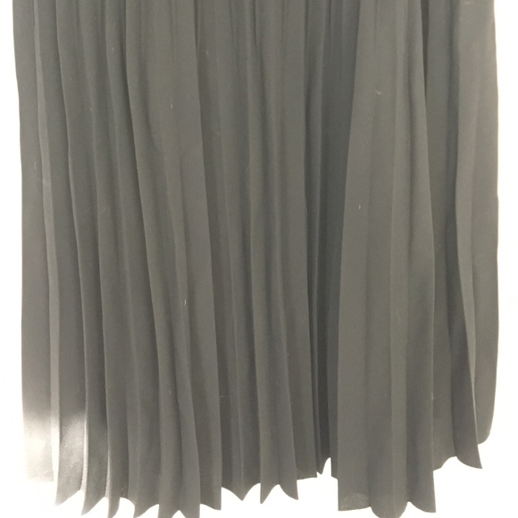 COS - pleated black midi skirt - size 4 - Picture 3 of 4